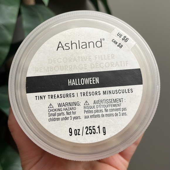 New Michaels Mini Halloween Bones Ashland Glow in the Dark Tiny Bones 9oz Tub - Picture 4 of 6